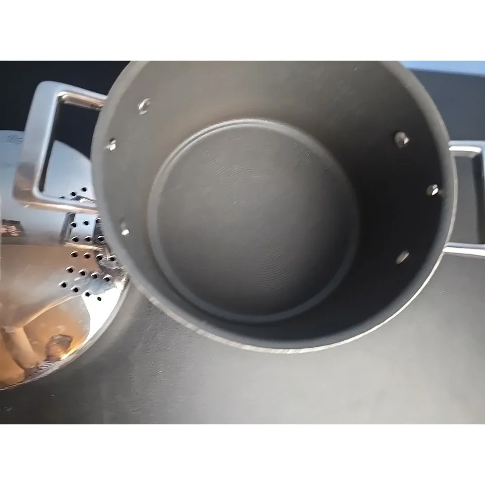 Circulon Hard Anodized‎ Aluminum 7 Quart Casserole With Locking Straining Lid